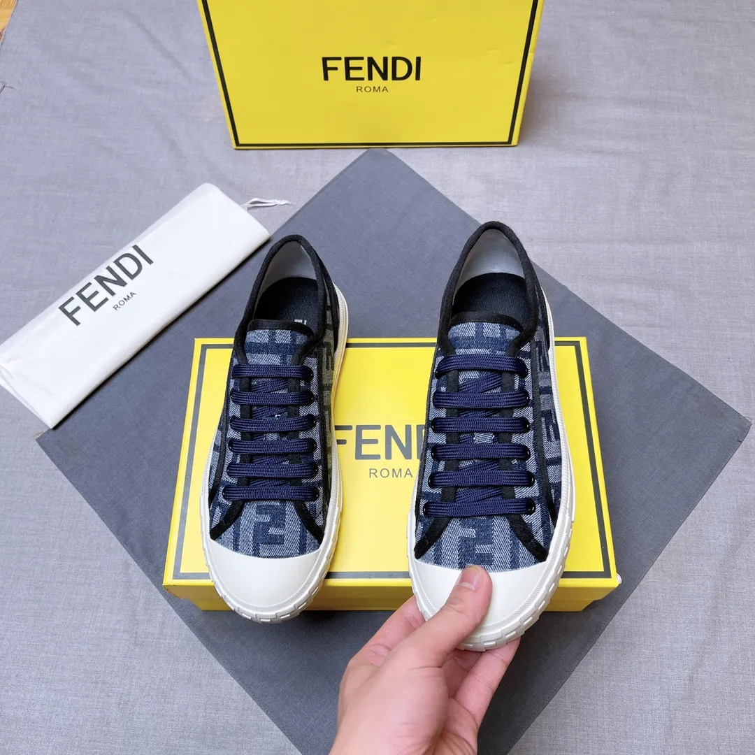 P380 men's shoes 💰Fendǐ Domino sneakers with jacquard FF pattern, embossed FF pattern on the toe, canvas upper, TPU customized outsole Size: 38-45 (customized for 45) No. 018